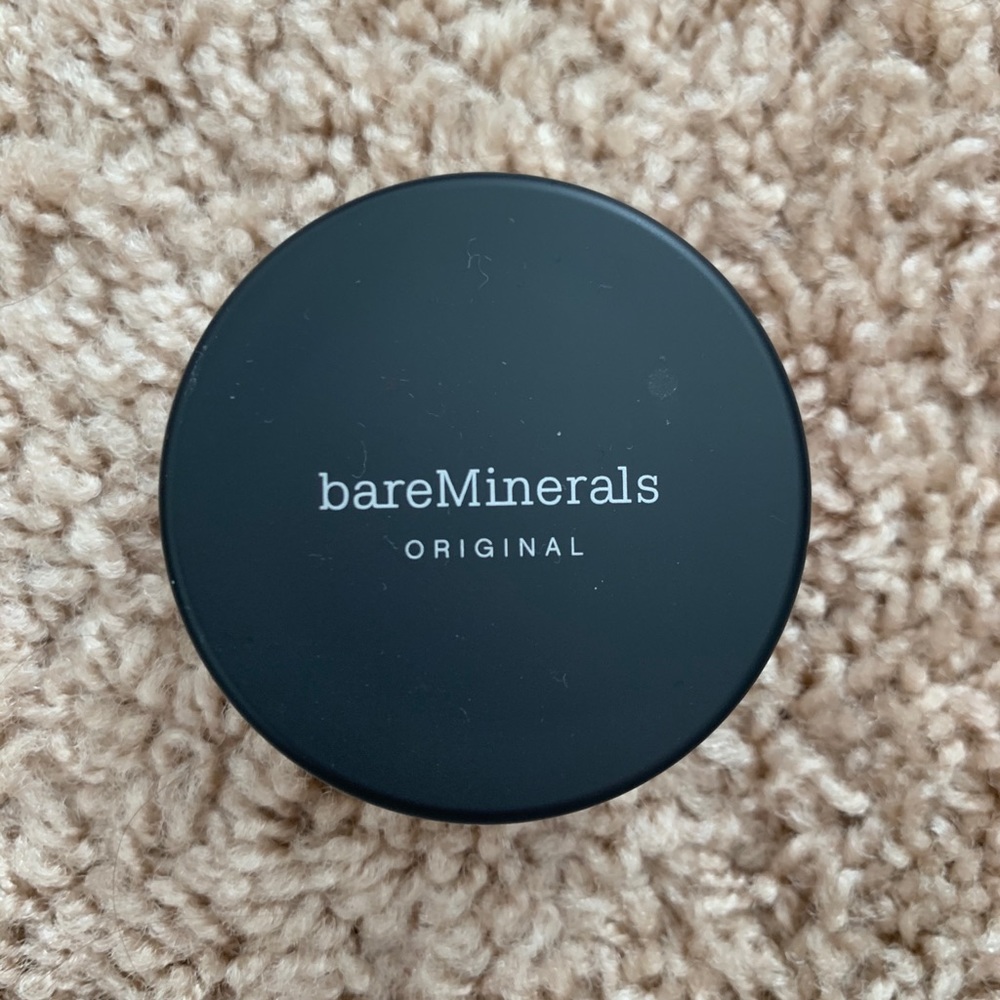 bare minerals original foundation- fairly medium